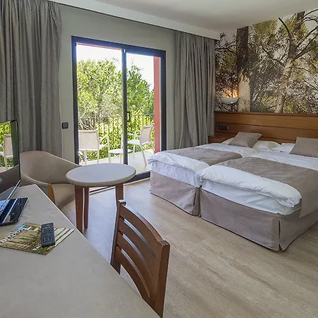 Illot Park & Hotel 4*
